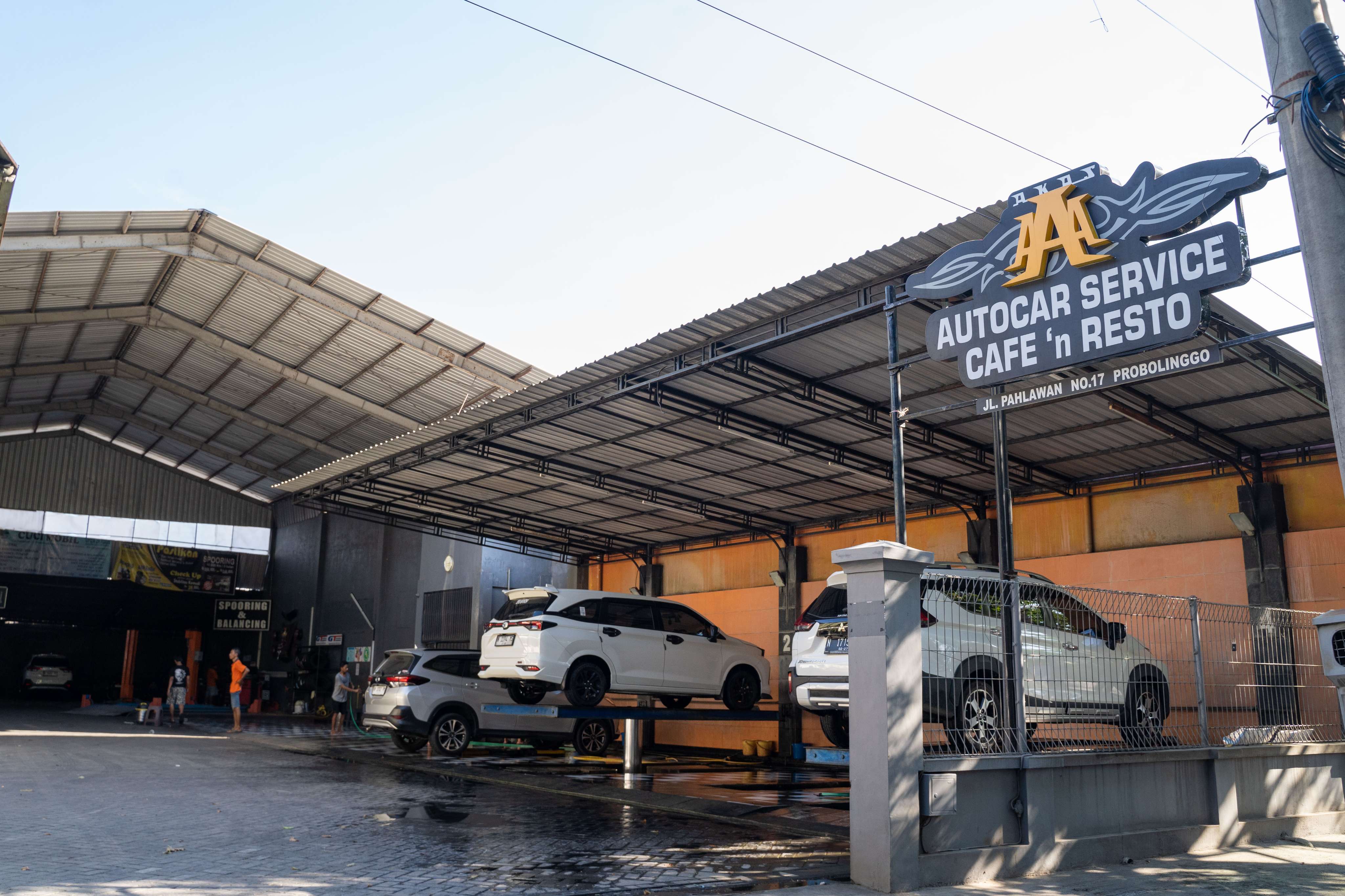 AUTOCAR & SERVICE
